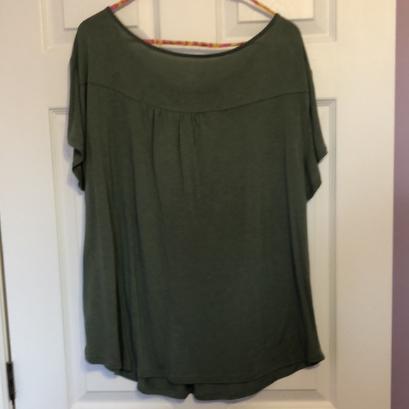 Gap sage green short-sleeved top - Picture 2 of 5